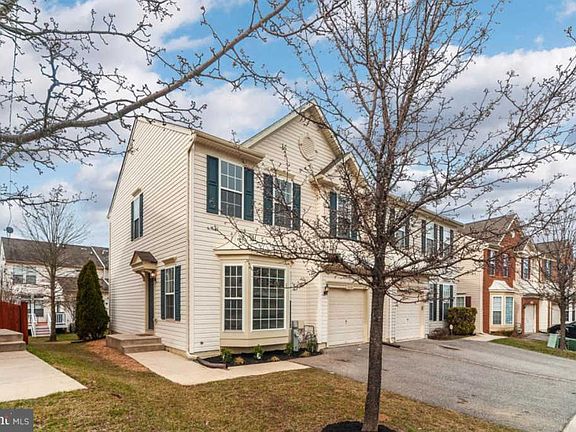 2nd image of 2416 Knapps Way