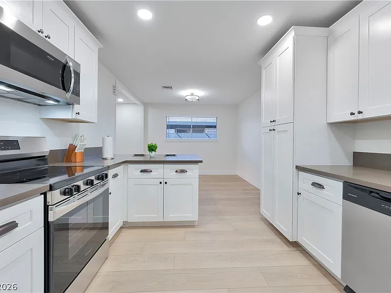 105 Marigold Ln — Photo 14