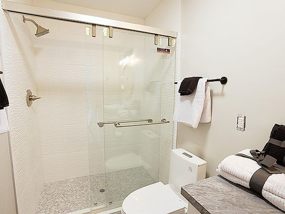 5th image of 2331 W Belmont Ave APT 1