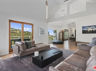 10110 Cielo Dr, Beverly Hills, CA 90210