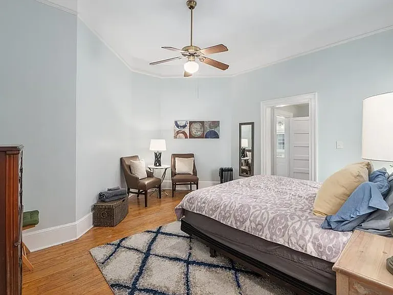 240 SW 3rd St #B — Photo 11