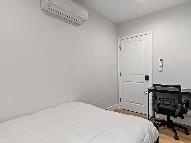 1707 Kelton Ave — Photo 102