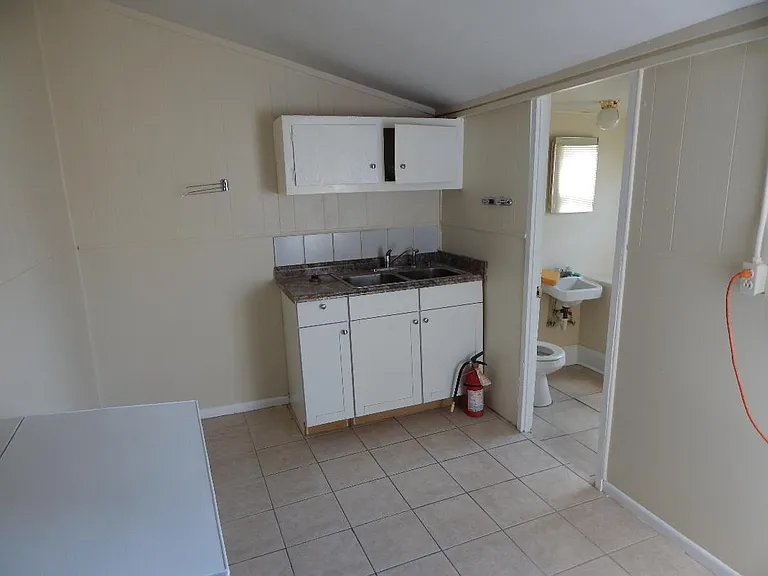 216 Cherokee St — Photo 3