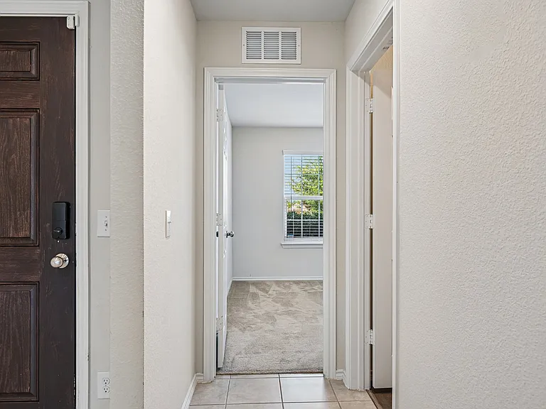 9121 Lookout Point — Photo 22
