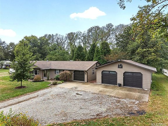 2nd image of 1446 Saint Thomas Rd