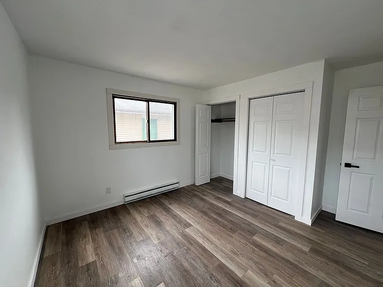 915 Genrich St — Photo 8