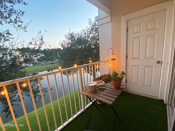 3rd image of 8226 GREEN PARROT Road #206