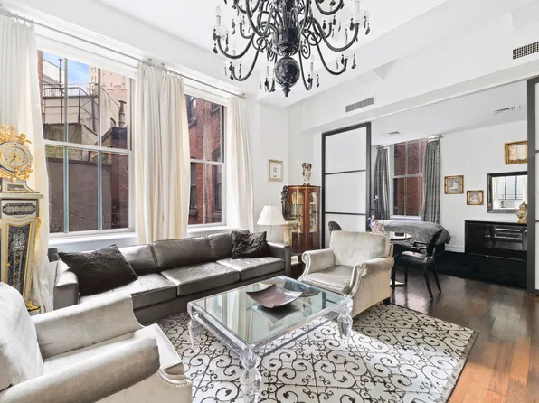 147 Waverly Place image 1 of 6