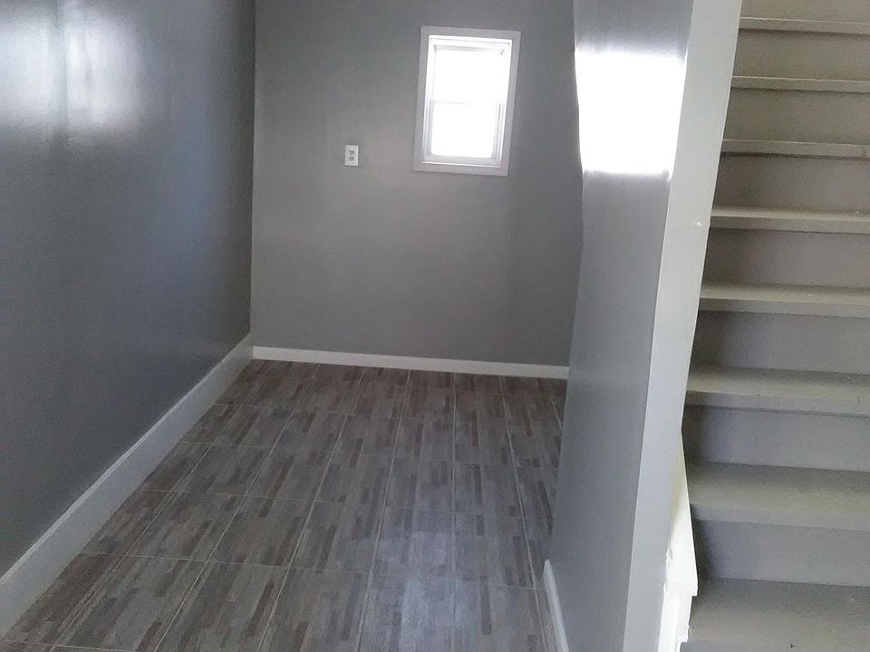 Lower Mud Room / Entranceway