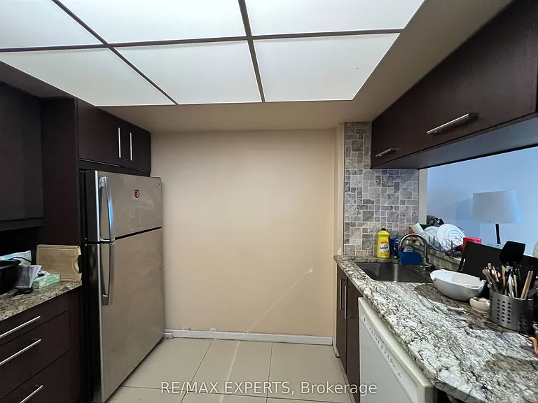 1001 Bay St #2218 — Photo 3