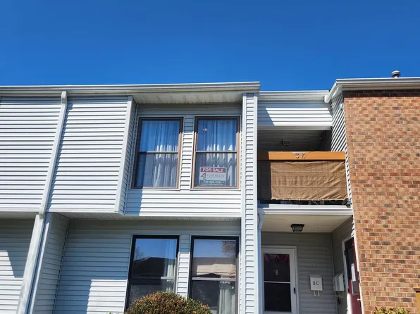 3 Twin Rivers Dr #K, Hightstown, NJ 08520