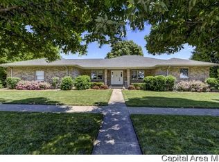 536 Richmond Dr, Chatham, IL 62629