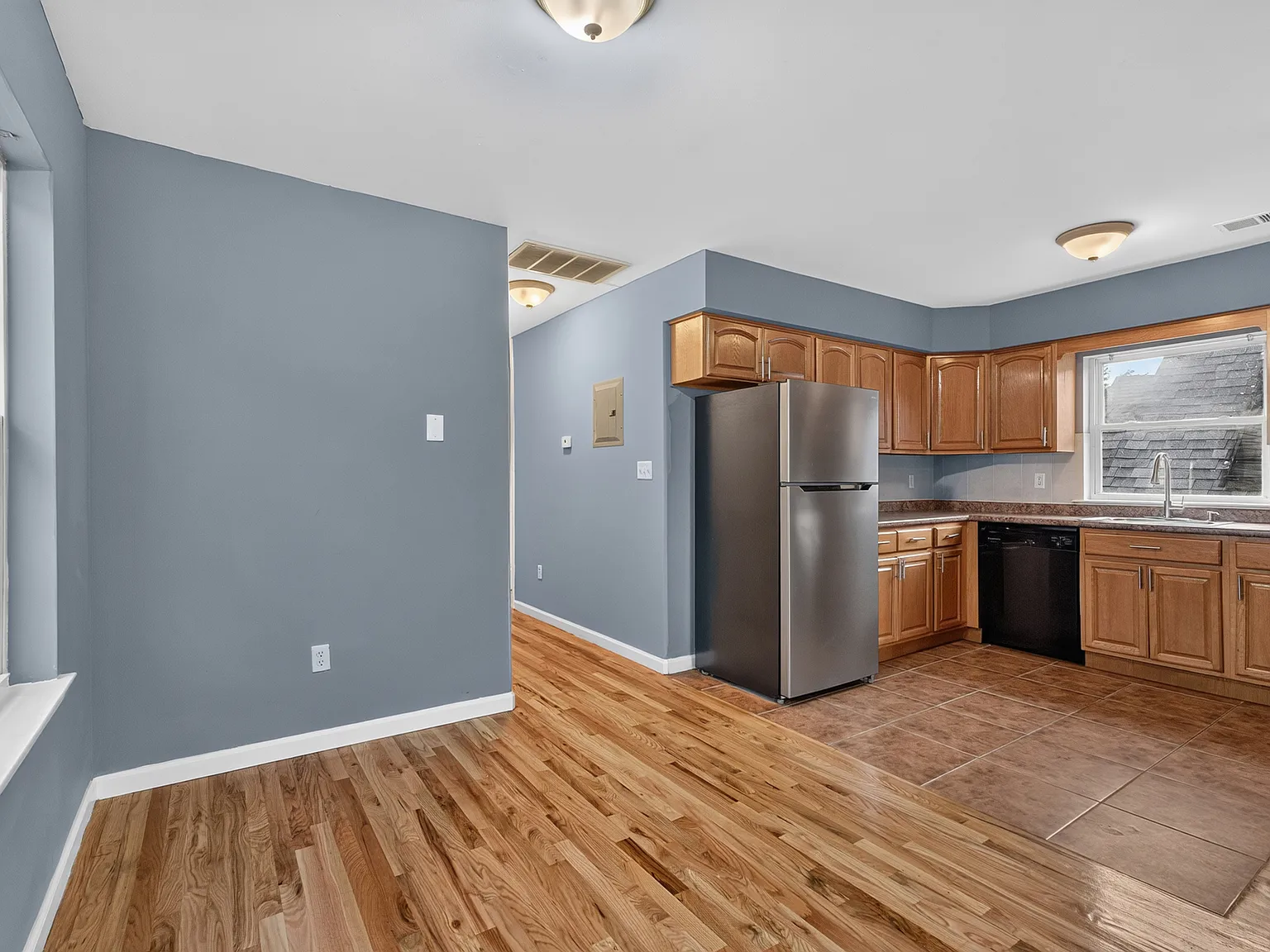 3 bed, $2,600 — Photo 4