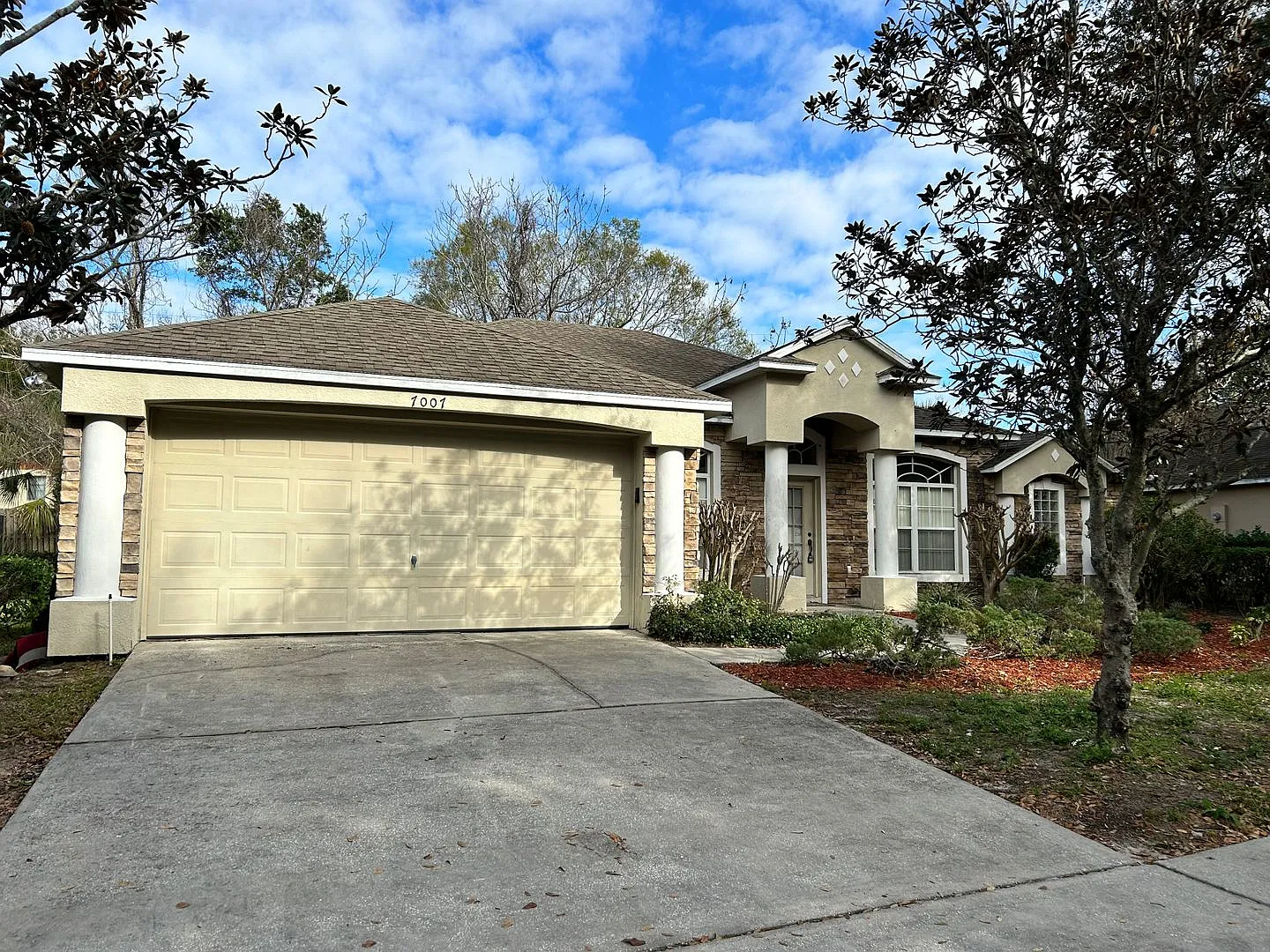 4br/2 bath single-family home located near Valencia College West Campus — Photo 2