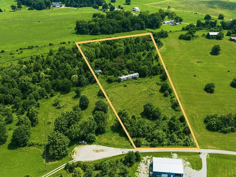 1st image of 560 Pleasant Valley Ln