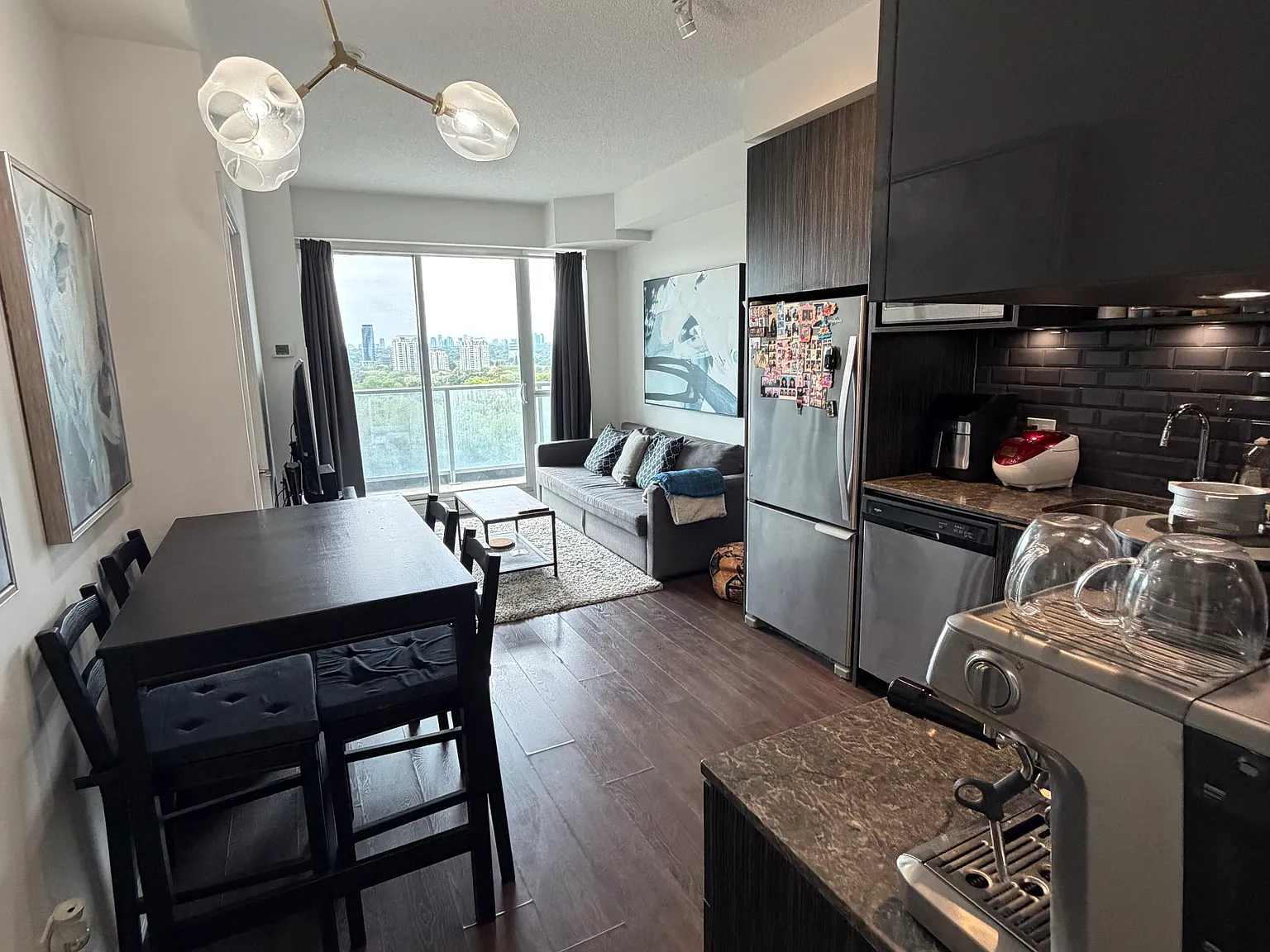 2 bed, 589 sqft, $2,400 — Photo 1