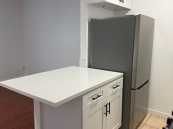 3rd image of 210 S Coronado St #8