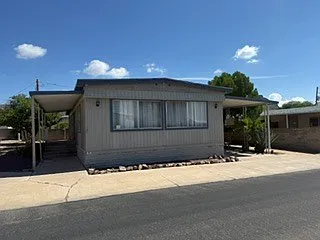3 bed, 2.0 bath, 1400 sqft, $1,400 — Photo 2