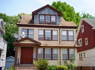 32 Poe Ave, Newark, NJ 07106