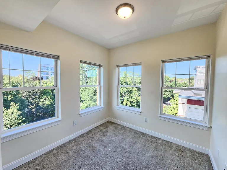 81 Amory St #204 — Photo 13