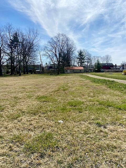 2nd image of 1761 W Case Rd