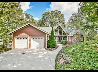 240 Mountain View Pointe Dr, Seneca, SC 29672