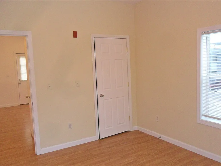 848 Waverly St #3 — Photo 8