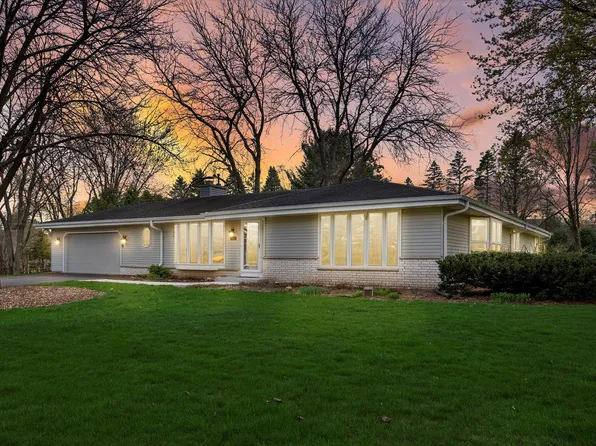 311 Criglas ROAD, Wales, WI 53183