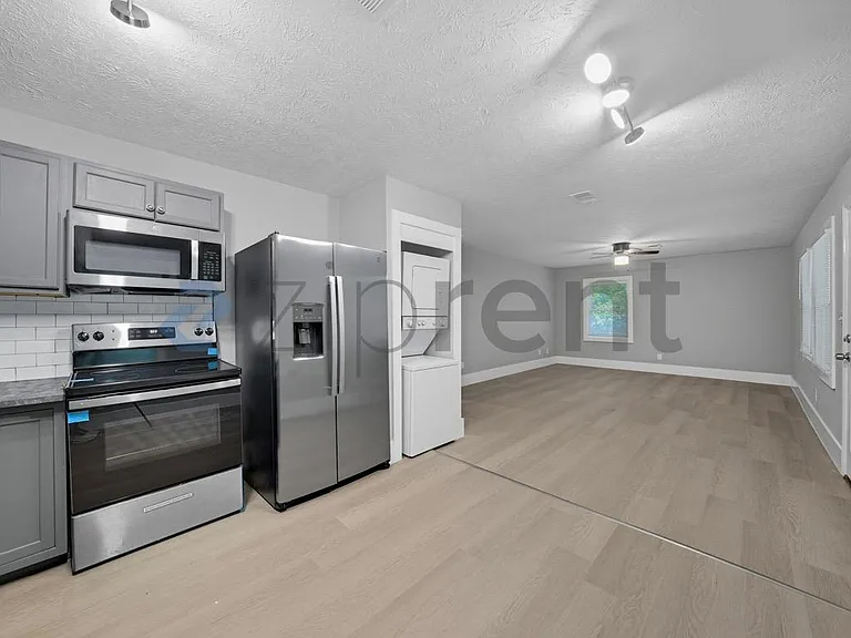 721 Ford Pl #A — Photo 6