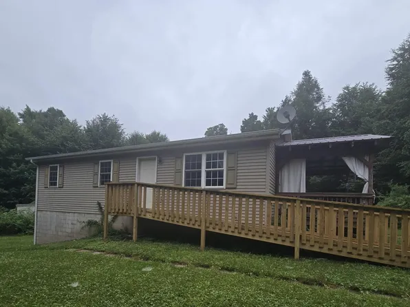 21 Pine Ln, Trout Run, PA 17771