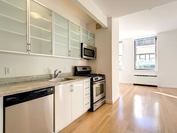 2nd image of 37 Wall St APT 17Q