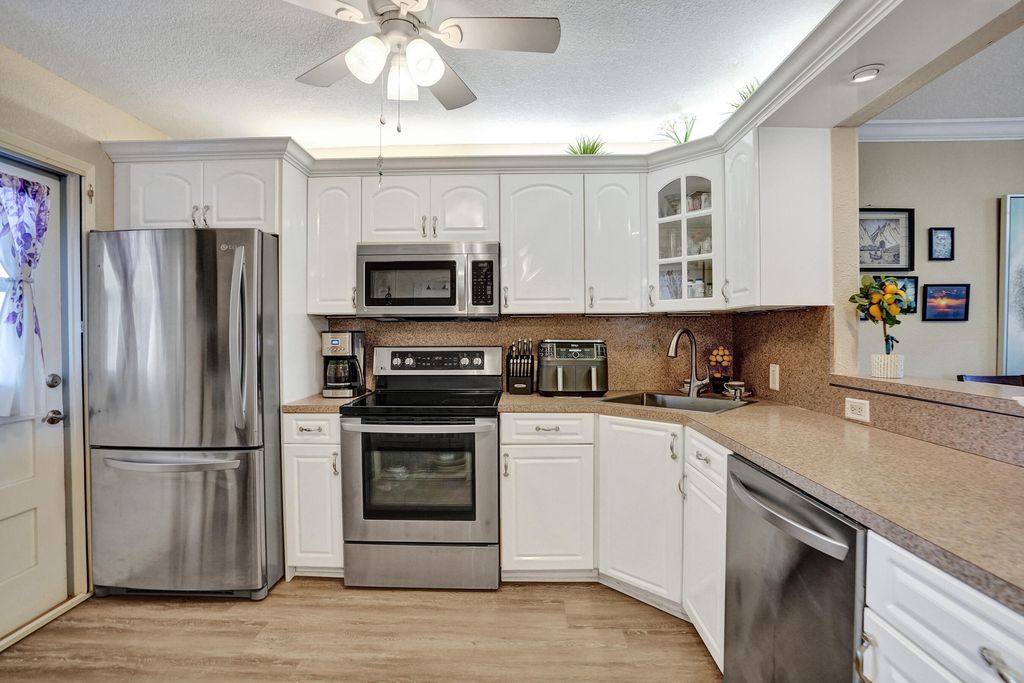 2850 N Palm Aire Drive #401, photo 7