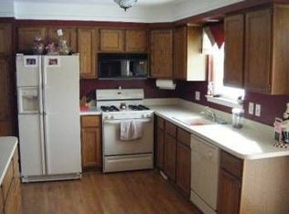 576 Buckingham Rd, Canton, MI 48188