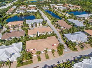 1037 Piccadilly St, Palm Beach Gardens, FL 33418