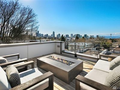 412 12th Ave E #B, Seattle, WA, 98102