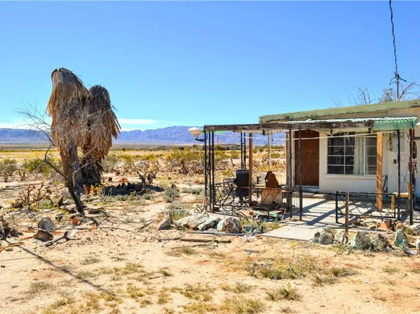 4040 Peter Rabbit Trl, Twentynine Palms, CA 92277