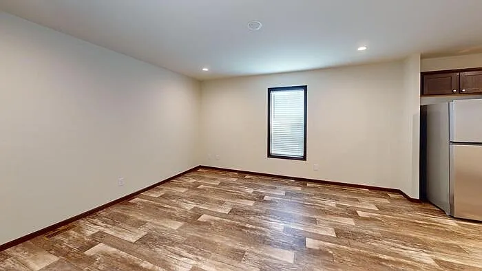 130 Northwest Dr — Photo 3