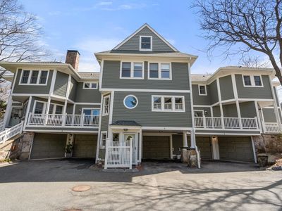 21 Pine St APT 4, Manchester, MA, 01944