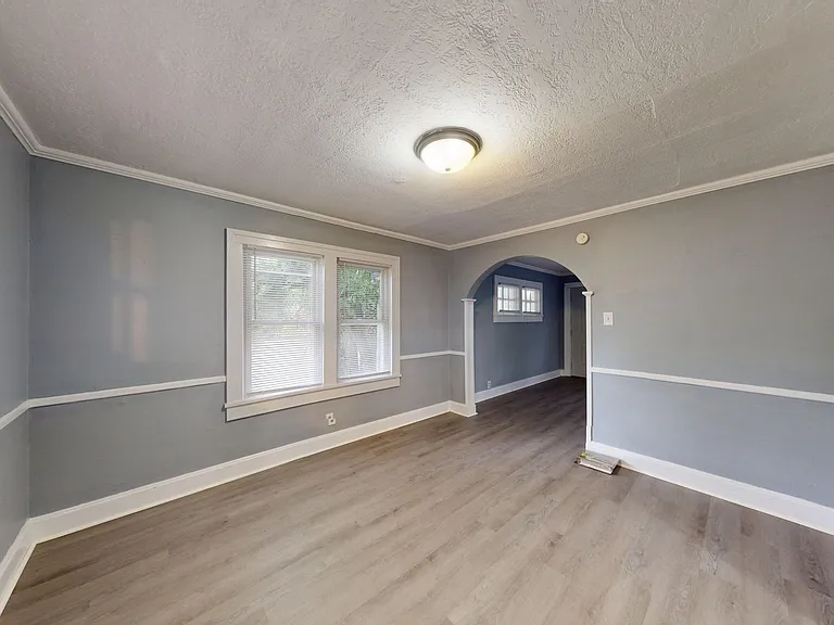 225 Atcheson Ave — Photo 4
