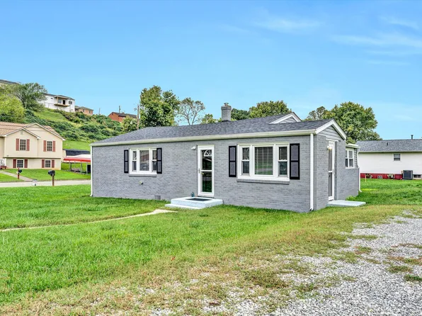 218 Franklin Ave, Vinton, VA 24179