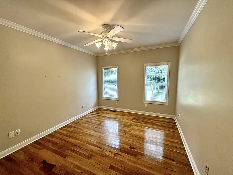 215 Woodson Dr — Photo 16