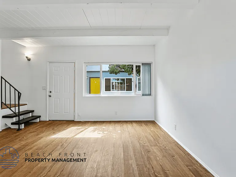 217-219 S. Esplanade St. — Photo 8