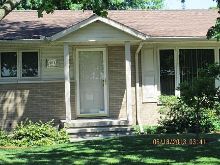 2nd image of 401 Meadow Dr