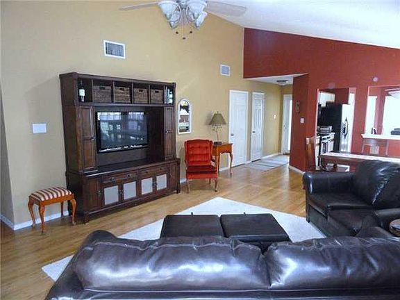 4th image of 12012 Swearingen Dr