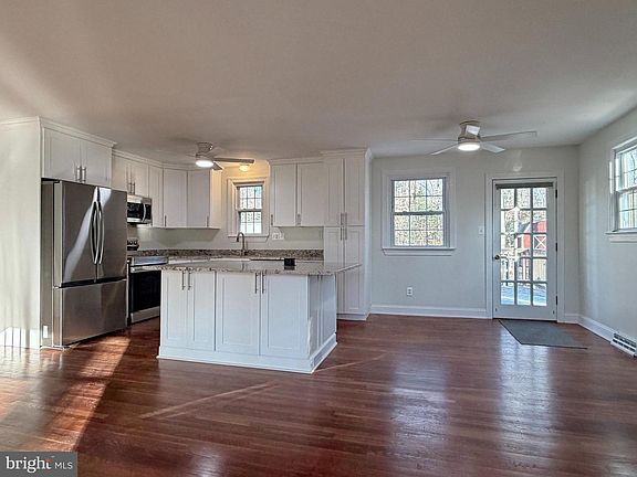 3rd image of 9350 Mathir Dr