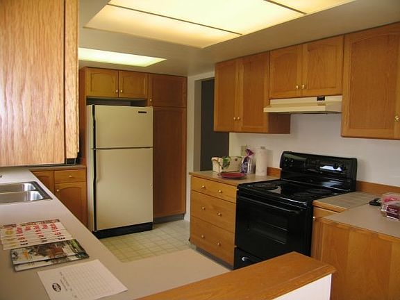 5th image of 13713 90th Ave NE