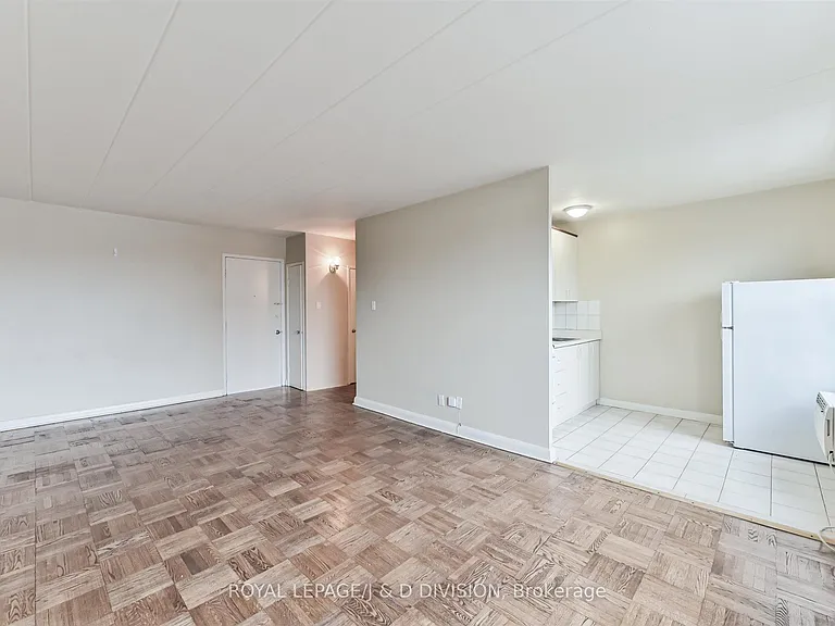 325 Sammon Ave #204 — Photo 4