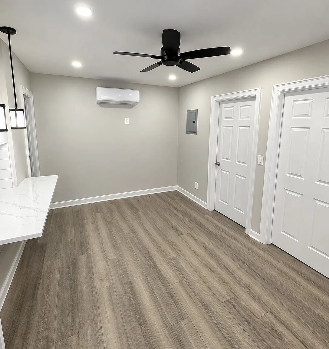 2 bed, 800 sqft, $2,100 — Photo 2