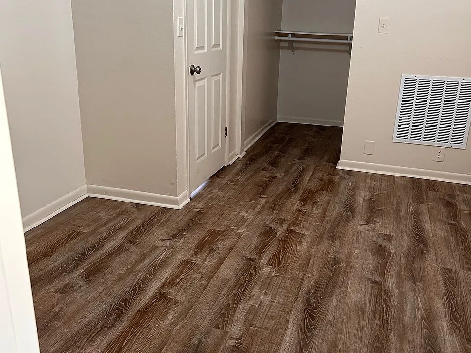 Bedroom/closet