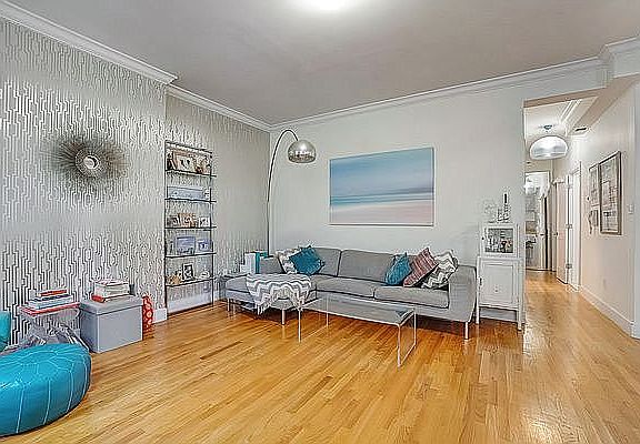 3rd image of 417 Manhattan Ave #4A